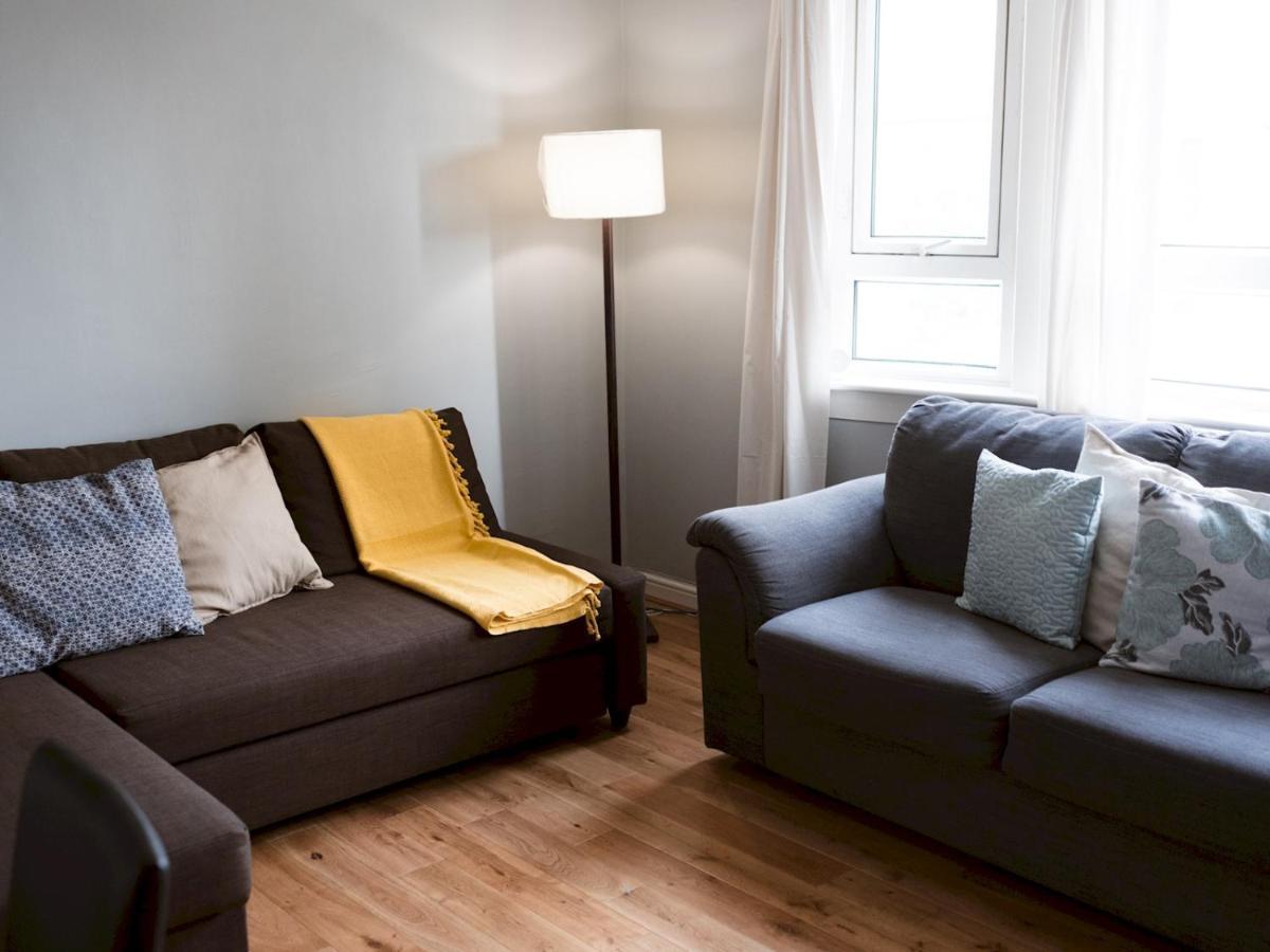 Pass The Keys Cozy Two Bed Flat Near Glasgow Airport & Paisley Exterior photo