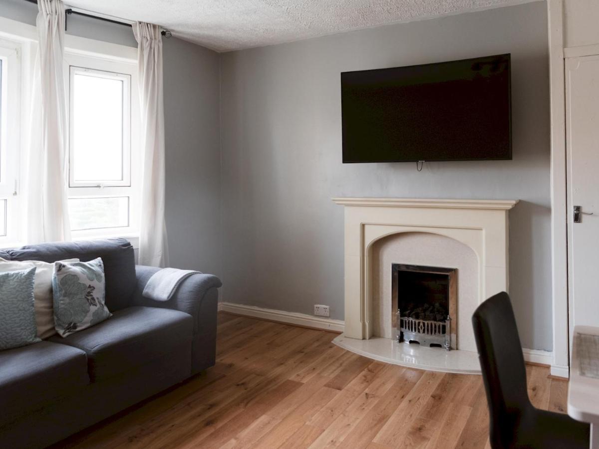Pass The Keys Cozy Two Bed Flat Near Glasgow Airport & Paisley Exterior photo